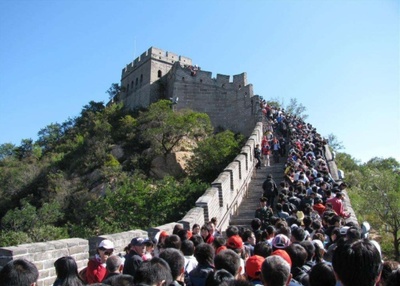 東方快評丨“最熱五一黃金周”保障與服務要跟上