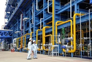 這樣拍照,我都認不出這是我工作10幾年的煉廠啦